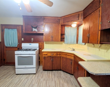 1717 Hawthorne Street - Photo Thumbnail 6