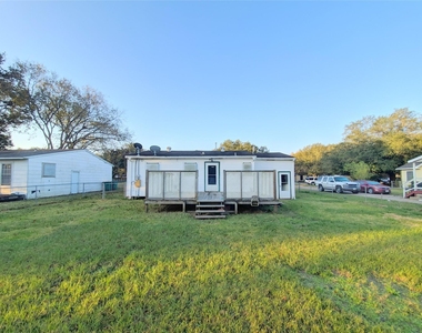 1717 Hawthorne Street - Photo Thumbnail 10