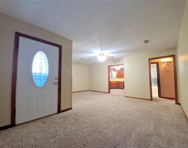 1717 Hawthorne Street - Photo Thumbnail 2