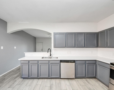 10217 Teneha Drive - Photo Thumbnail 11