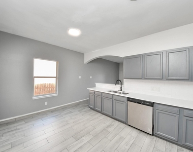 10217 Teneha Drive - Photo Thumbnail 10