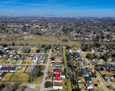 10217 Teneha Drive - Photo Thumbnail 31