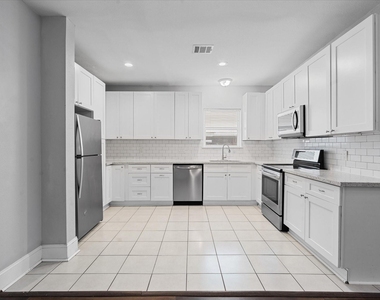 2614 Isabella Street - Photo Thumbnail 2