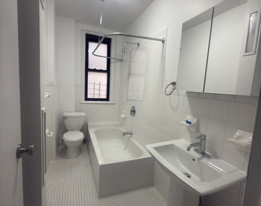 600 West 150th Street - Photo Thumbnail 3