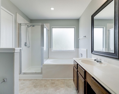 4906 Siros Isle Court - Photo Thumbnail 7