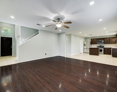 4906 Siros Isle Court - Photo Thumbnail 2