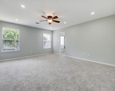 4906 Siros Isle Court - Photo Thumbnail 6