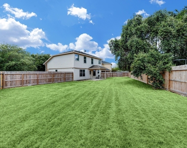 4906 Siros Isle Court - Photo Thumbnail 9