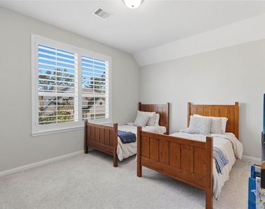 318 Calmato Woods Way - Photo Thumbnail 16
