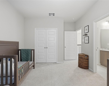 318 Calmato Woods Way - Photo Thumbnail 18