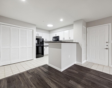 1710 W T C Jester Boulevard - Photo Thumbnail 2