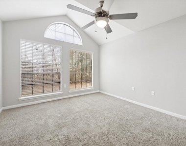 1710 W T C Jester Boulevard - Photo Thumbnail 7