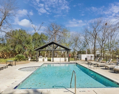 1710 W T C Jester Boulevard - Photo Thumbnail 13