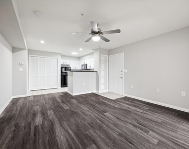 1710 W T C Jester Boulevard - Photo Thumbnail 1