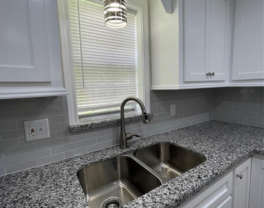 309 Ryan Street - Photo Thumbnail 9