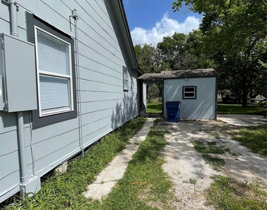 309 Ryan Street - Photo Thumbnail 4