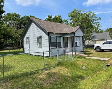 309 Ryan Street - Photo Thumbnail 3