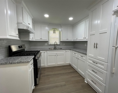 309 Ryan Street - Photo Thumbnail 7