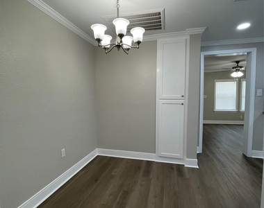 309 Ryan Street - Photo Thumbnail 15