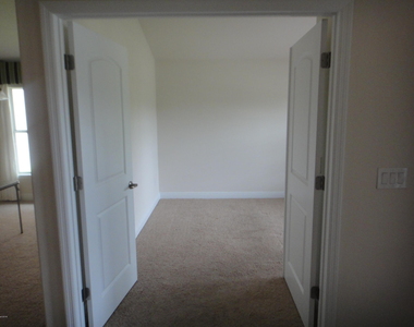 4063 Palladian Way - Photo Thumbnail 14