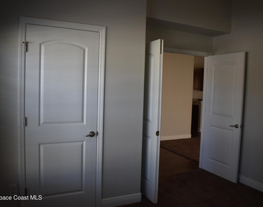 4063 Palladian Way - Photo Thumbnail 13