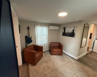 2007 E Henry Avenue - Photo Thumbnail 6