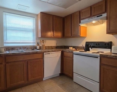 2820 Dupont Street S - Photo Thumbnail 1