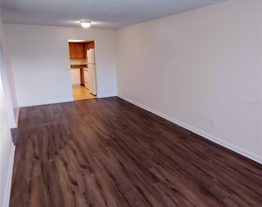 2820 Dupont Street S - Photo Thumbnail 6