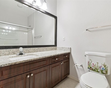 4304 Bayside Village Drive - Photo Thumbnail 6