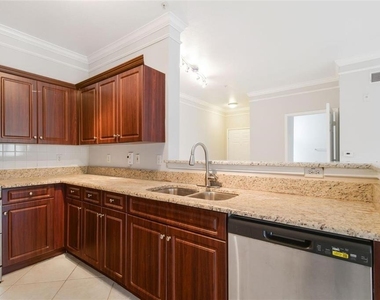 4304 Bayside Village Drive - Photo Thumbnail 10