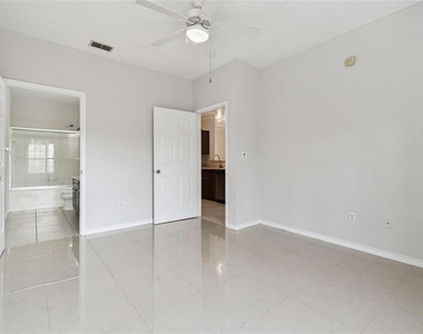 4304 Bayside Village Drive - Photo Thumbnail 8