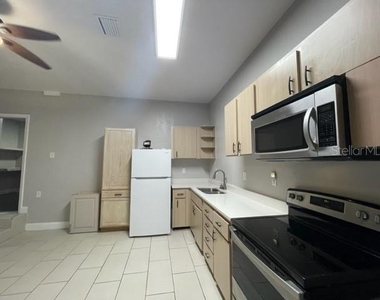 704 Sw 6th Street - Photo Thumbnail 16