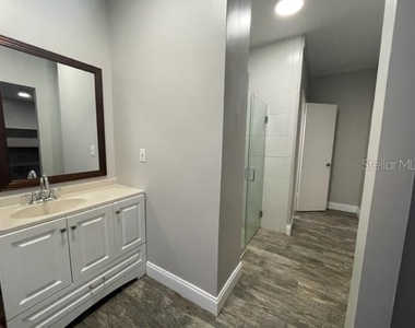 704 Sw 6th Street - Photo Thumbnail 15