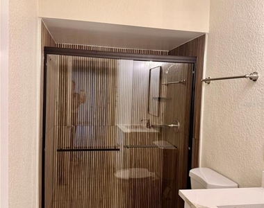 816 E Frierson Avenue - Photo Thumbnail 10