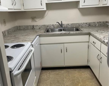 7701 Starkey Road - Photo Thumbnail 7