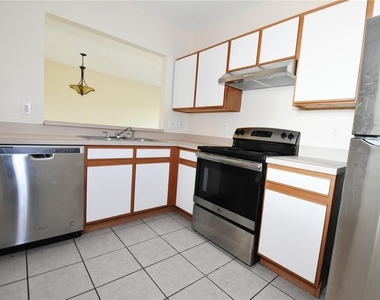 9612 Seadale Court - Photo Thumbnail 5