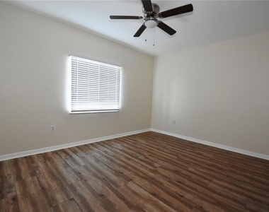 9612 Seadale Court - Photo Thumbnail 17