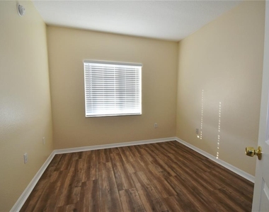 9612 Seadale Court - Photo Thumbnail 33