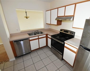 9612 Seadale Court - Photo Thumbnail 4