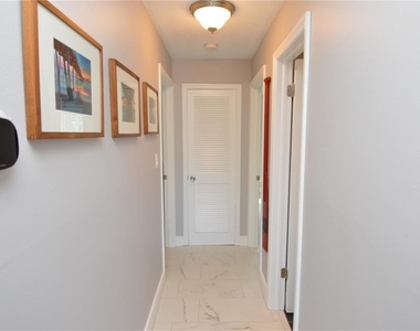 5245 Coquina Key Drive Se - Photo Thumbnail 22