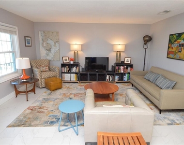 5245 Coquina Key Drive Se - Photo Thumbnail 18