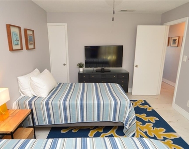 5245 Coquina Key Drive Se - Photo Thumbnail 42