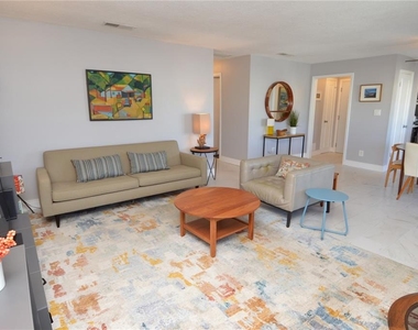 5245 Coquina Key Drive Se - Photo Thumbnail 20
