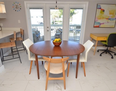 5245 Coquina Key Drive Se - Photo Thumbnail 15