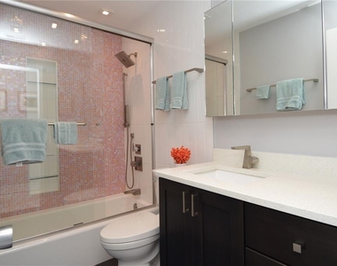 5245 Coquina Key Drive Se - Photo Thumbnail 34