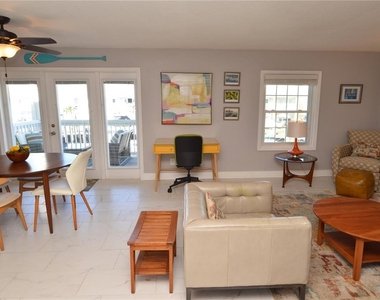 5245 Coquina Key Drive Se - Photo Thumbnail 16