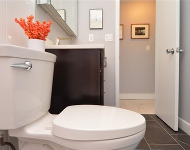 5245 Coquina Key Drive Se - Photo Thumbnail 37