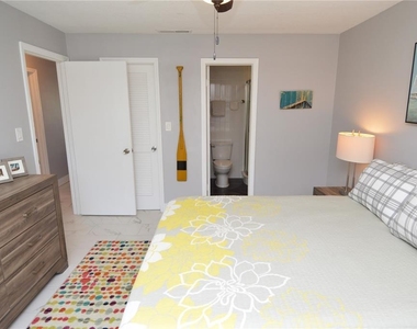 5245 Coquina Key Drive Se - Photo Thumbnail 32