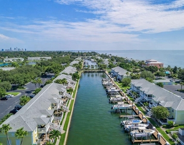 5245 Coquina Key Drive Se - Photo Thumbnail 54