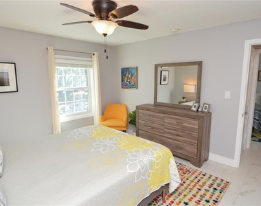 5245 Coquina Key Drive Se - Photo Thumbnail 25